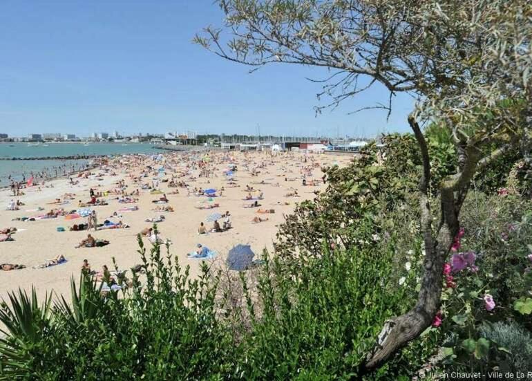 Au Coeur Du Centre Ville De La Rochelle Au Calme Avec Stationnement Gratuit מראה חיצוני תמונה