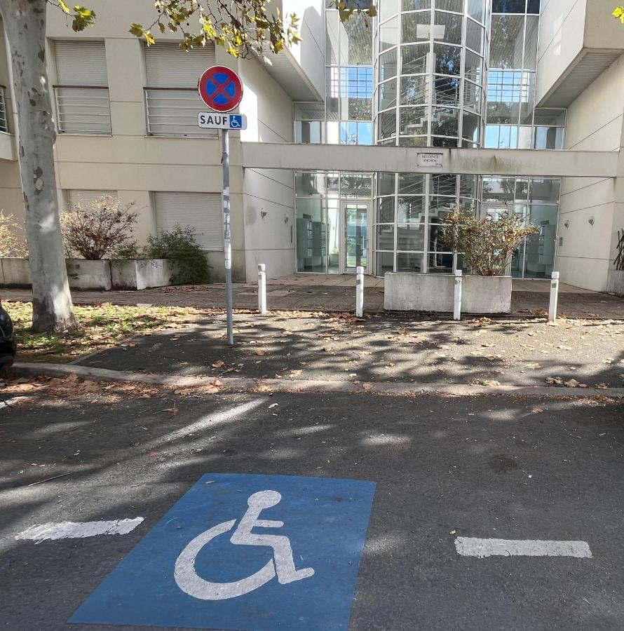 Au Coeur Du Centre Ville De La Rochelle Au Calme Avec Stationnement Gratuit מראה חיצוני תמונה