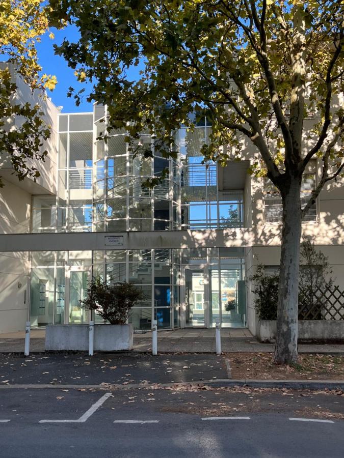 Au Coeur Du Centre Ville De La Rochelle Au Calme Avec Stationnement Gratuit מראה חיצוני תמונה